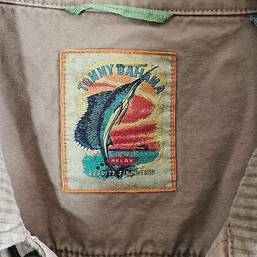 Vintage Tommy Bahama Button-Down Shirt. - Picture 5 of 7